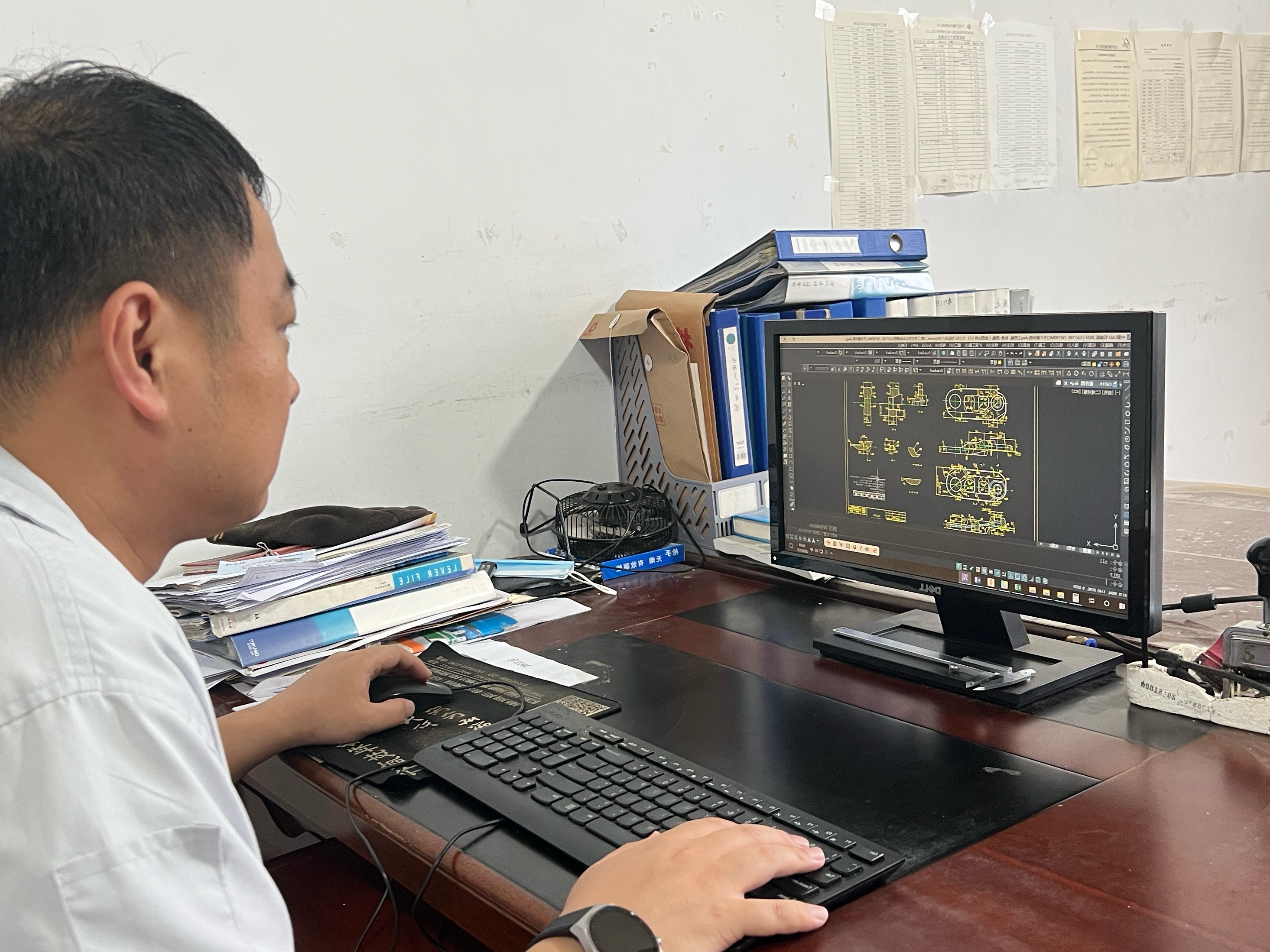 大连升隆集团技术工程师应用6163银河机械CAD绘图